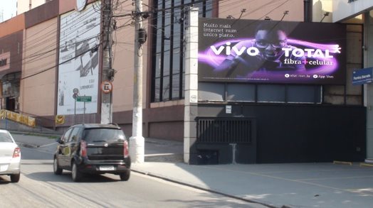 Painel de LED na Avenida Pereira Barreto, 586, em Santo André