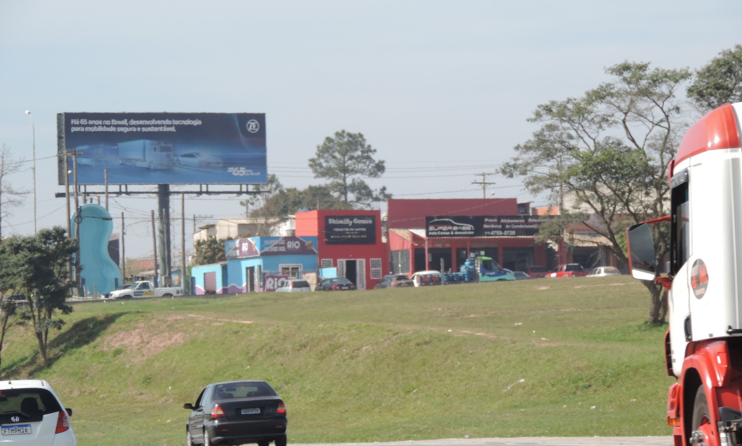 Painel front-light na Rodovia Castelo Branco KM 68+450 em Mairinque sentido São Paulo