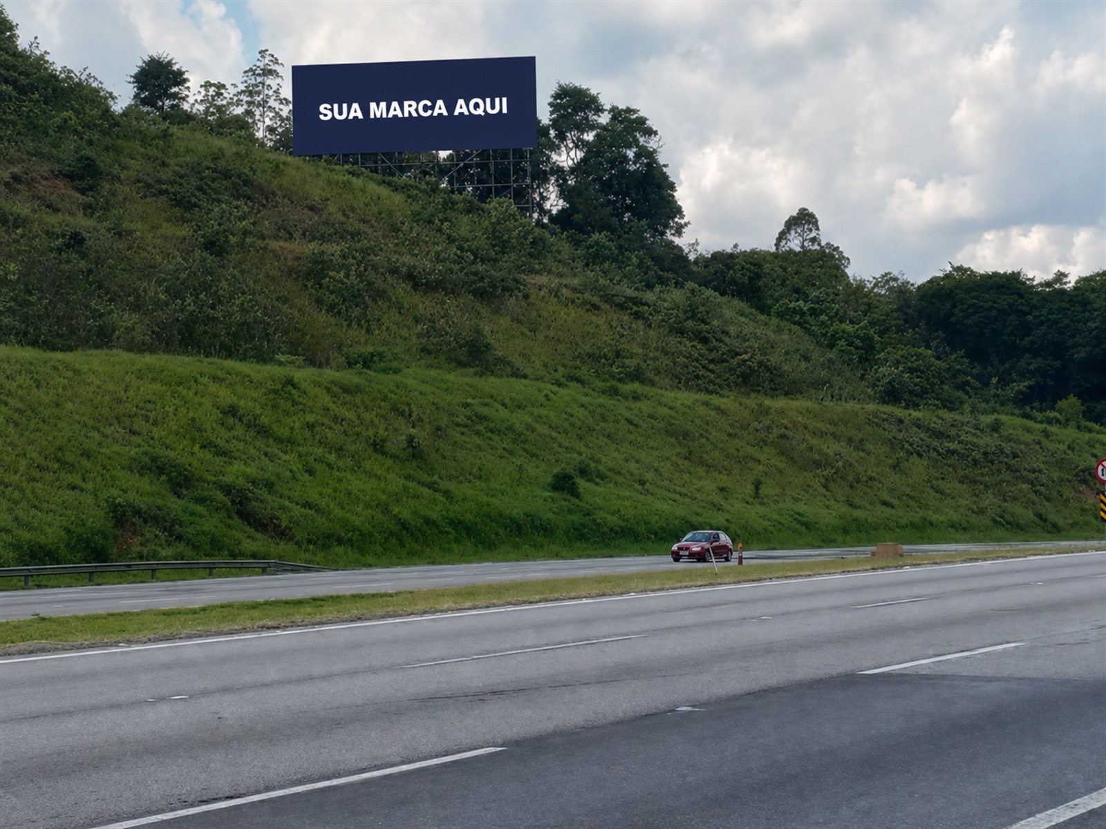 Outdoor rodoviário na Bandeirantes — KM 50+500 — sentido Jundiaí — ficha 06, mídia OOH na Rodovia dos Bandeirantes SP-348