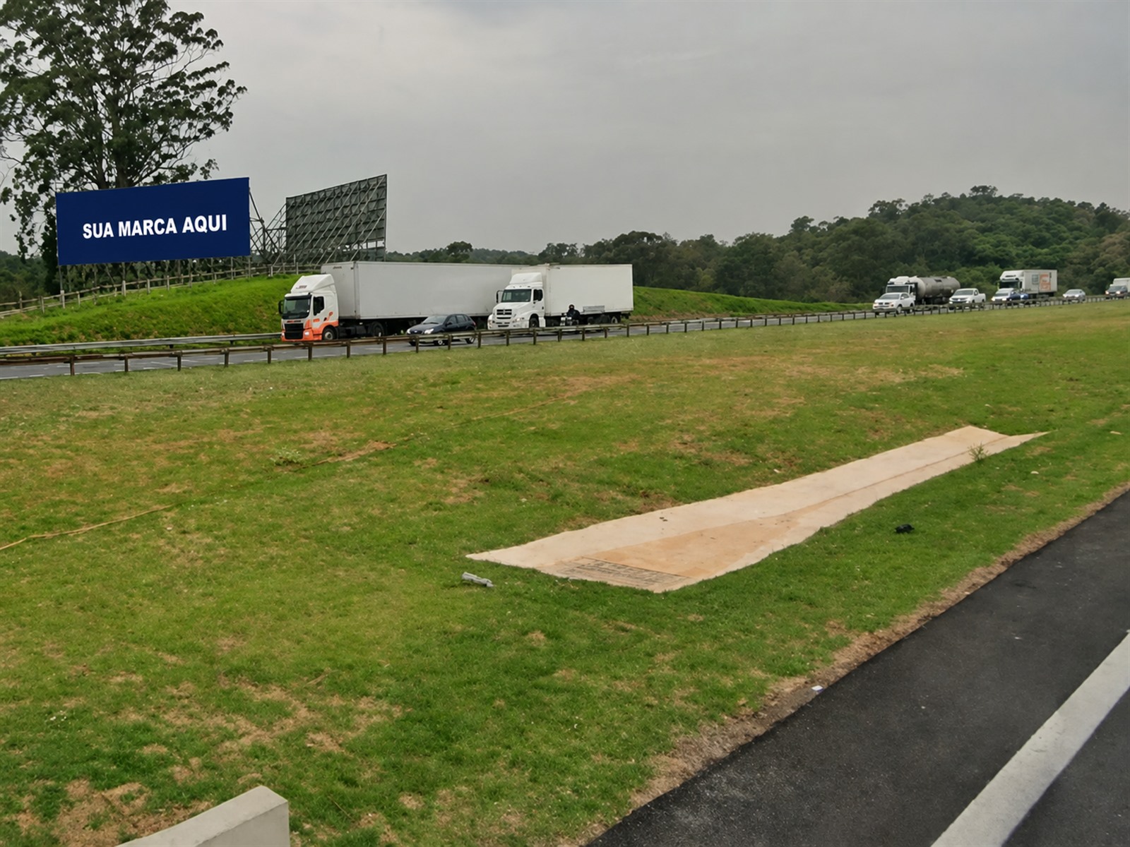 Estrutura de mídia OOH na Bandeirantes — KM 54+200 — sentido Jundiaí — ficha 23, mídia OOH na Rodovia dos Bandeirantes SP-348
