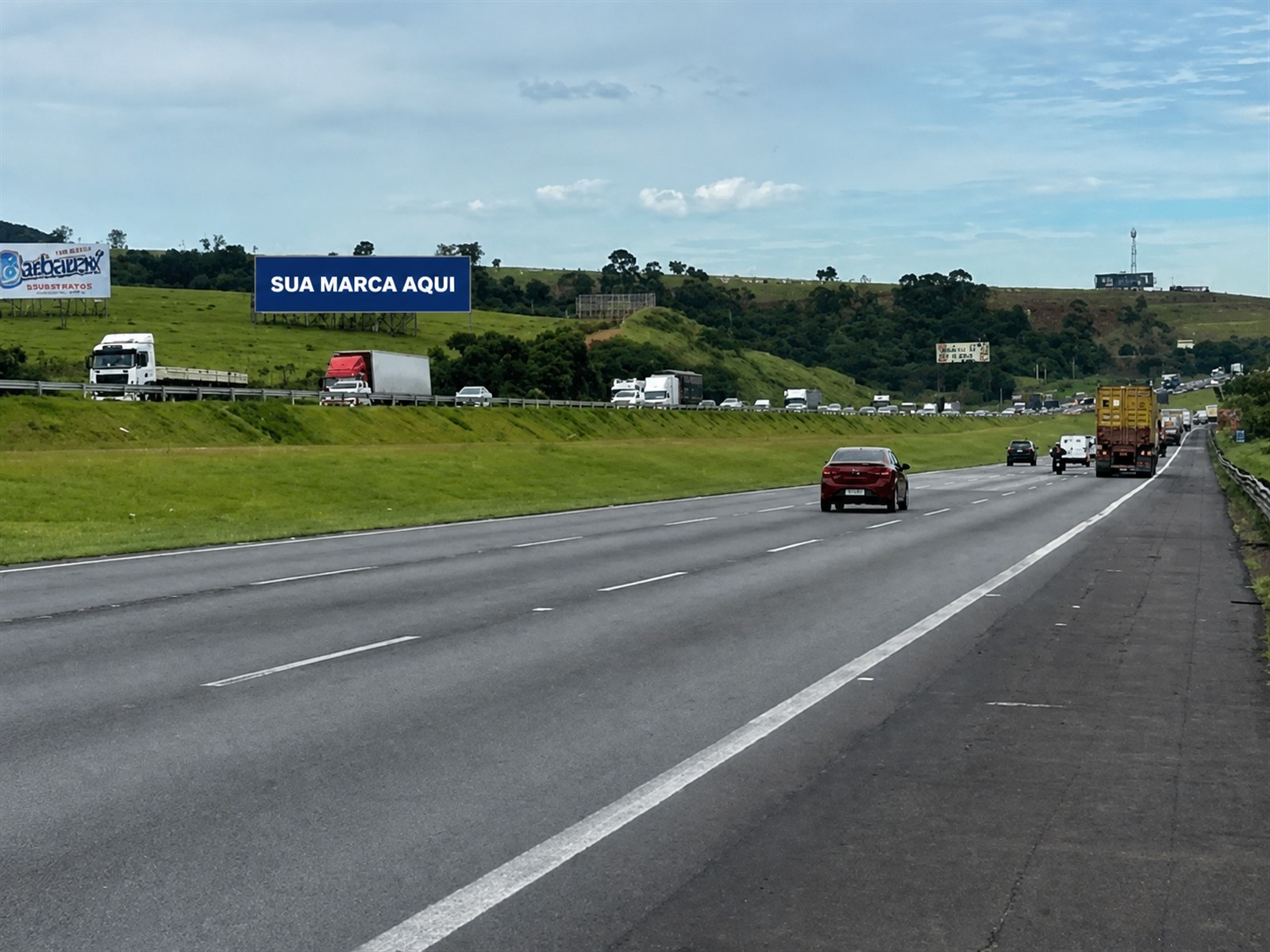 Painel rodoviário na Bandeirantes — KM 55+150 — sentido São Paulo Capital — ficha 25, mídia OOH na Rodovia dos Bandeirantes SP-348