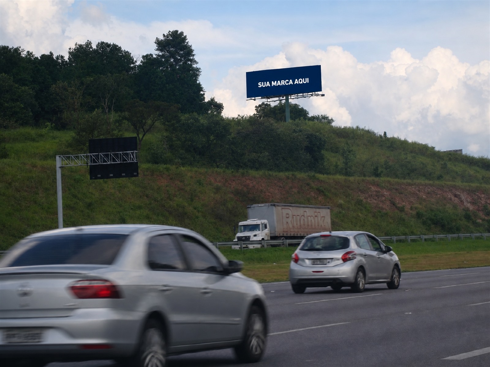 Painel rodoviário na Bandeirantes — KM 59+500 — sentido São Paulo Capital — ficha 29, mídia OOH na Rodovia dos Bandeirantes SP-348