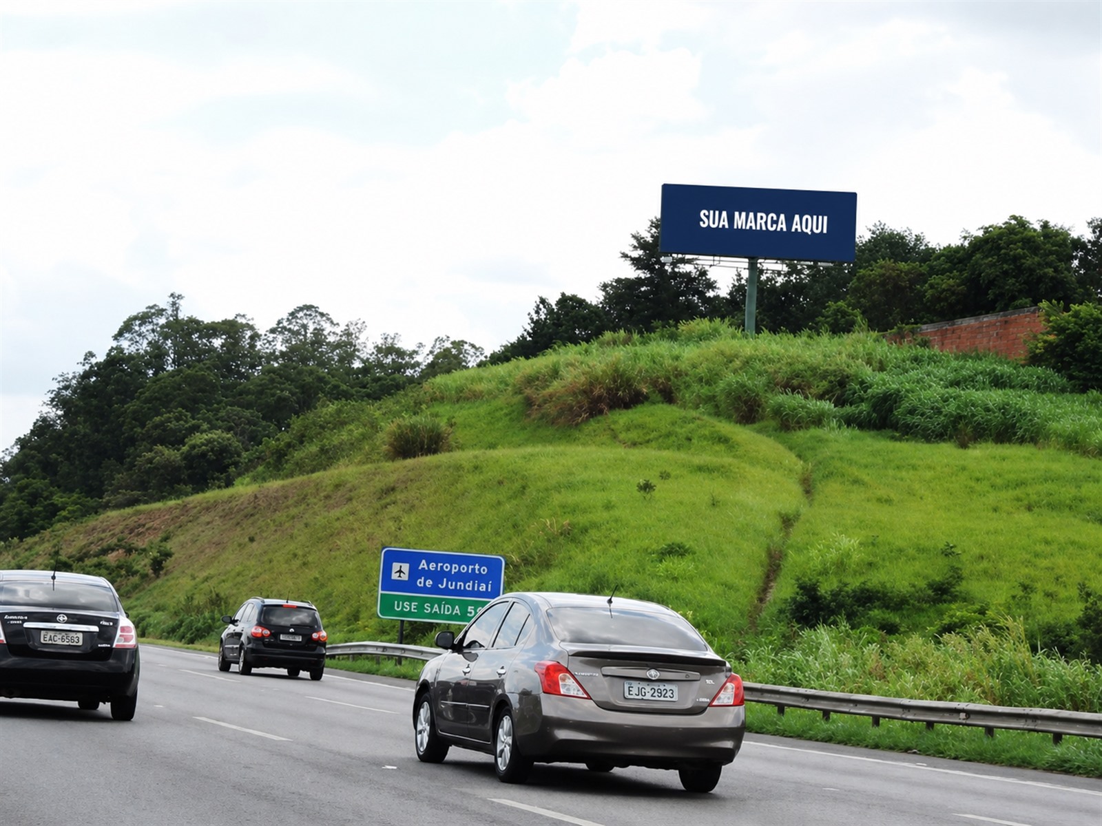 Outdoor rodoviário na Bandeirantes — KM 59+500 — sentido INTERIOR — ficha 30, mídia OOH na Rodovia dos Bandeirantes SP-348, próximo a Jundiaí
