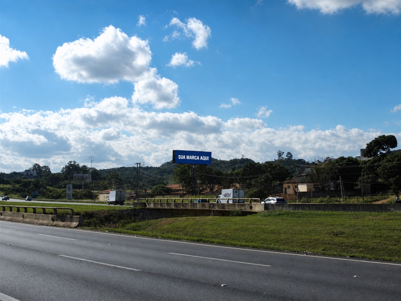 Estrutura de mídia OOH na Bandeirantes — KM 65 — sentido Interior — ficha 55, mídia OOH na Rodovia dos Bandeirantes SP-348, próximo a Jundiaí